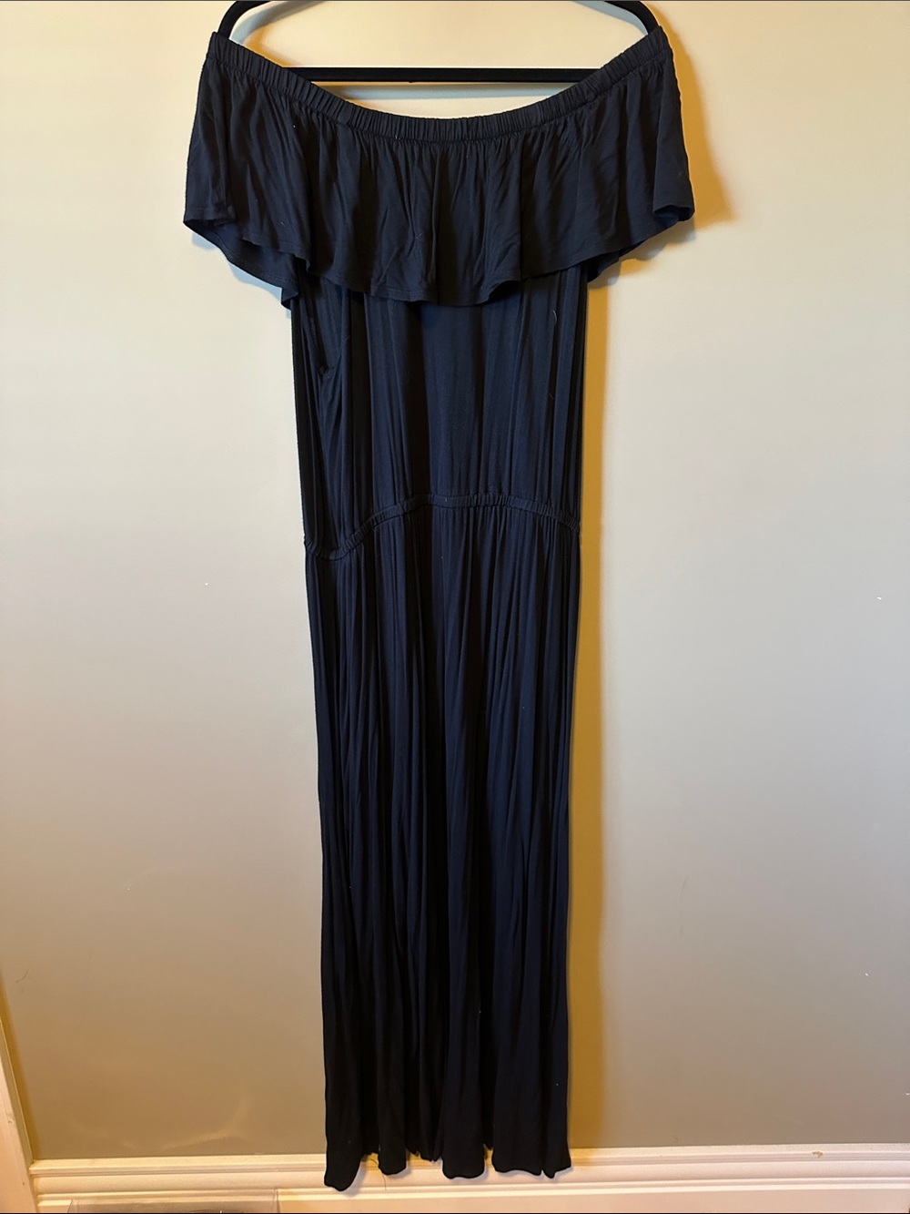 Ladies long black maxi dress